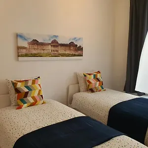 https://chez-esmara-et-philippe-grand-place.brusselshotelsbook.com